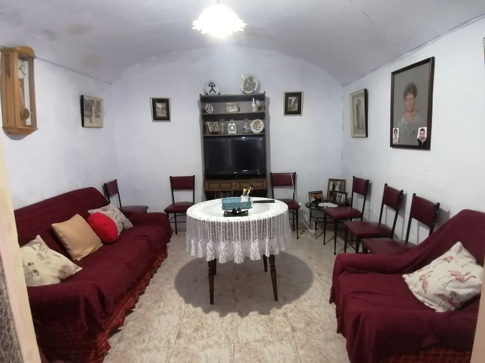 4 bedroom Cave House for sale in Cuevas del Campo - € 56,000 (Ref: 9475577)