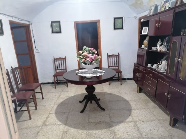 Casa Cueva de 4 habitaciones en Cuevas del Campo en venta - 56.000 € (Ref: 9475577)