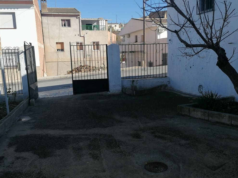 4 bedroom Cave House for sale in Cuevas del Campo - € 56,000 (Ref: 9475577)