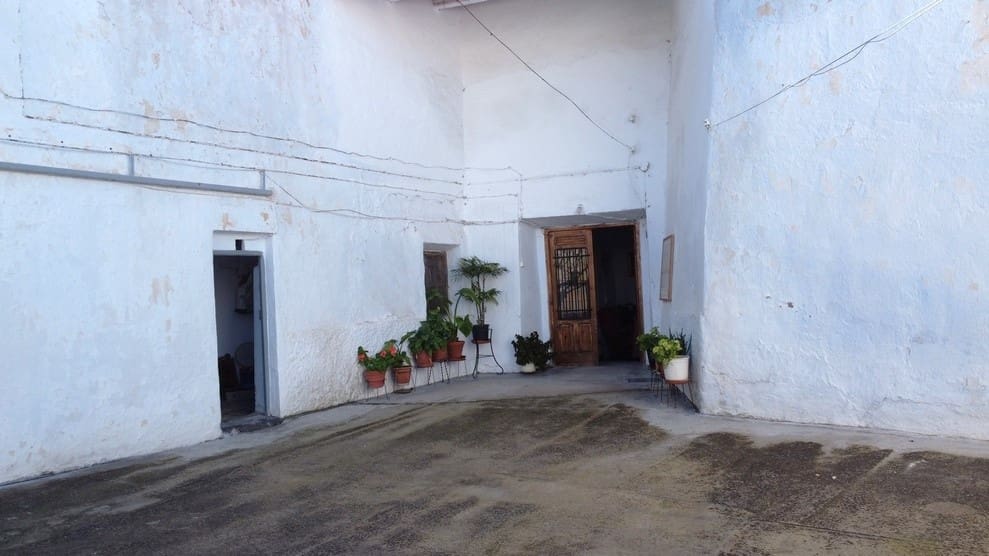 4 bedroom Cave House for sale in Cuevas del Campo - € 56,000 (Ref: 9475577)