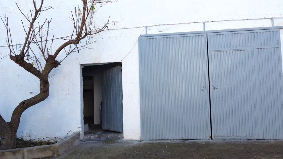 4 bedroom Cave House for sale in Cuevas del Campo - € 56,000 (Ref: 9475577)