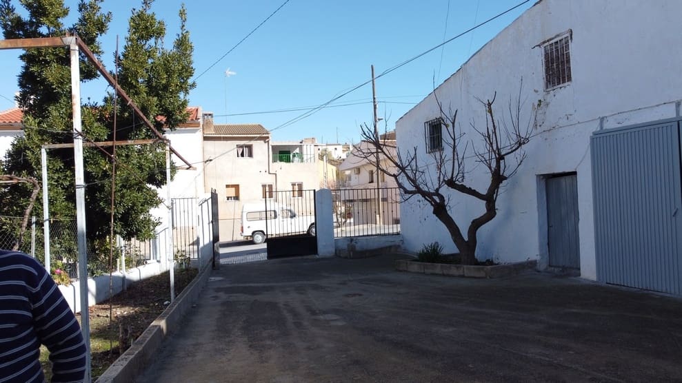 4 bedroom Cave House for sale in Cuevas del Campo - € 56,000 (Ref: 9475577)