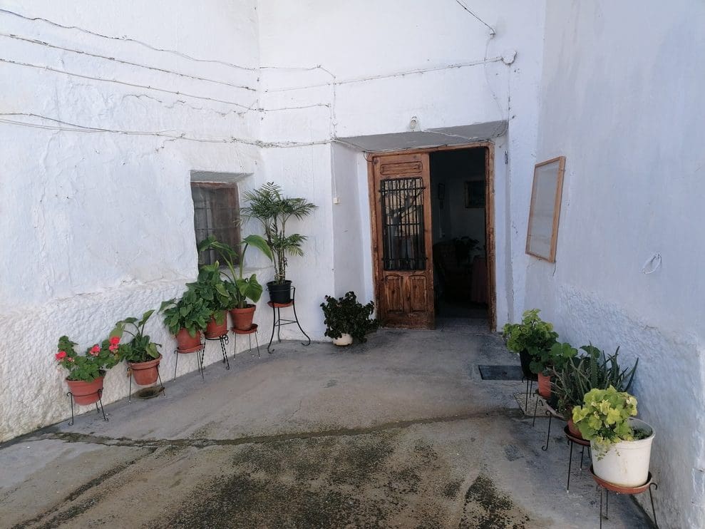 4 bedroom Finca/Country House for sale in Cuevas del Campo - € 56,000 (Ref: 9475577)