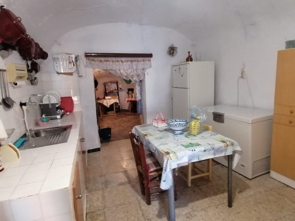 4 bedroom Finca/Country House for sale in Cuevas del Campo - € 56,000 (Ref: 9475577)