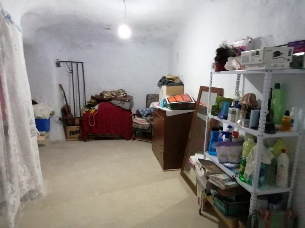 4 bedroom Finca/Country House for sale in Cuevas del Campo - € 56,000 (Ref: 9475577)