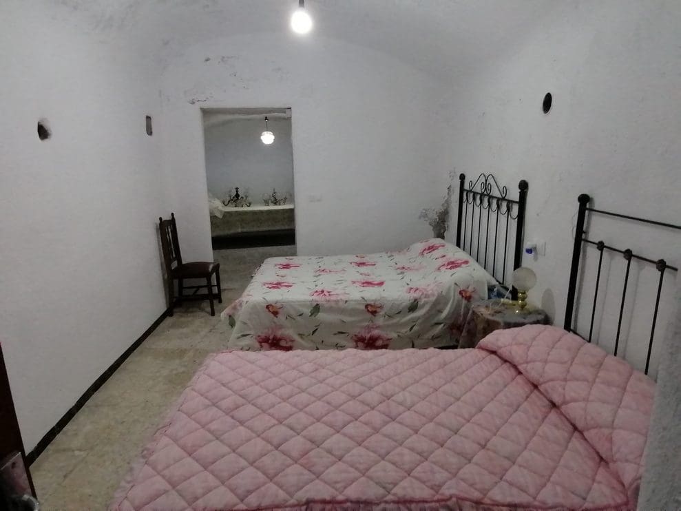 4 bedroom Finca/Country House for sale in Cuevas del Campo - € 56,000 (Ref: 9475577)