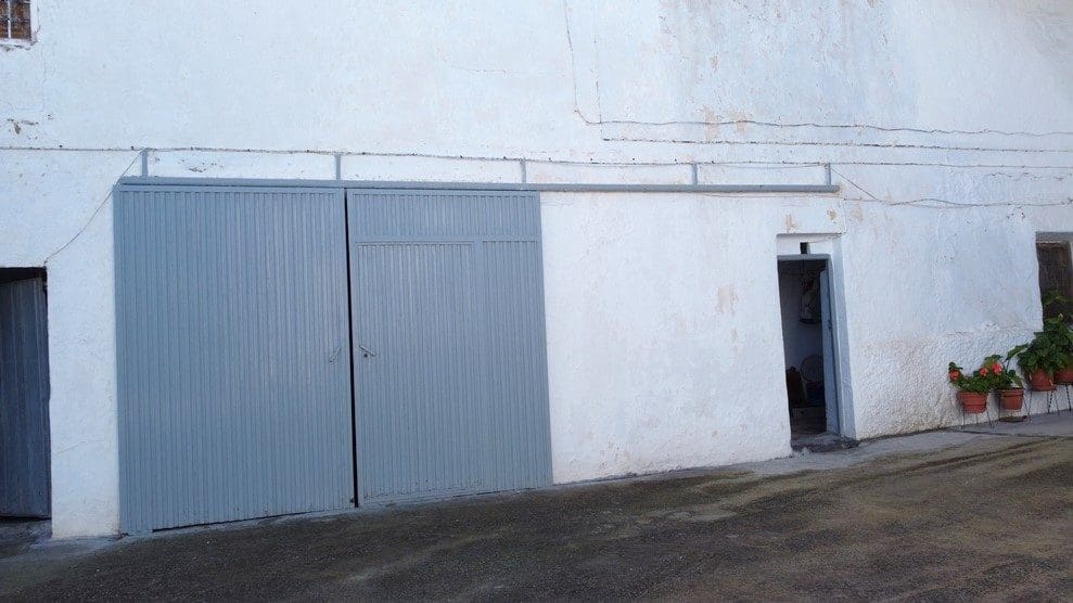 4 bedroom Finca/Country House for sale in Cuevas del Campo - € 56,000 (Ref: 9475577)