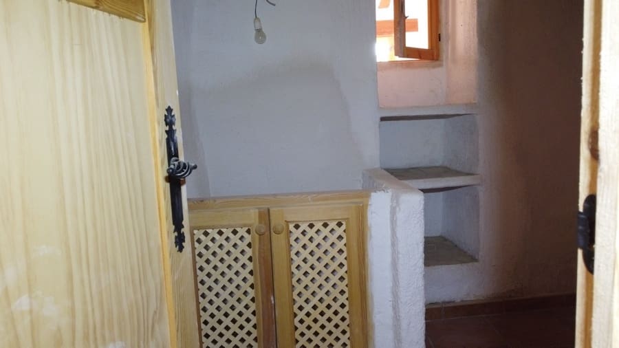 Cave House for sale in Galera - € 76,000 (Ref: 9496574)