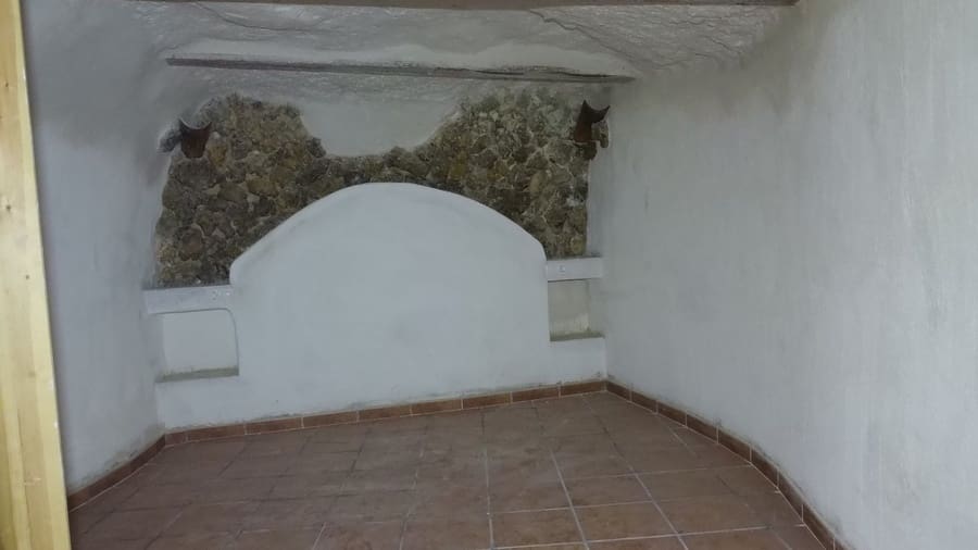 Cave House for sale in Galera - € 76,000 (Ref: 9496574)