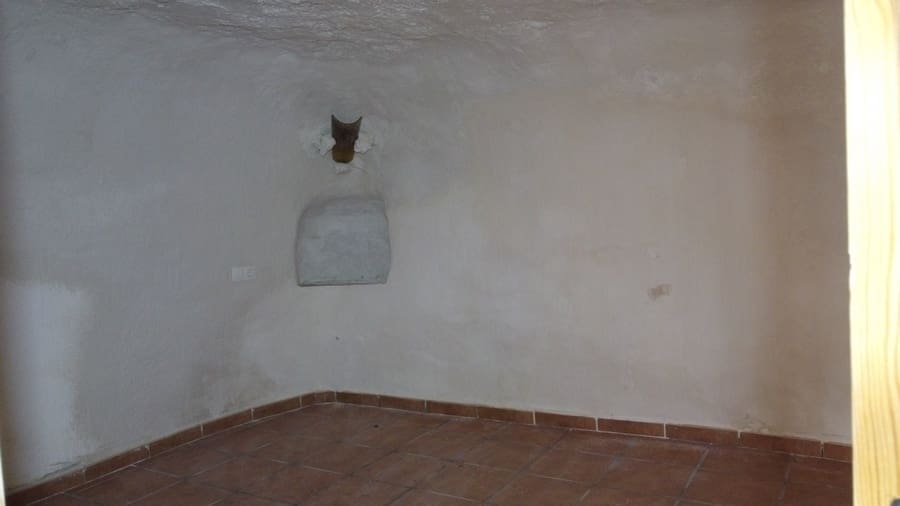 Cave House for sale in Galera - € 76,000 (Ref: 9496574)