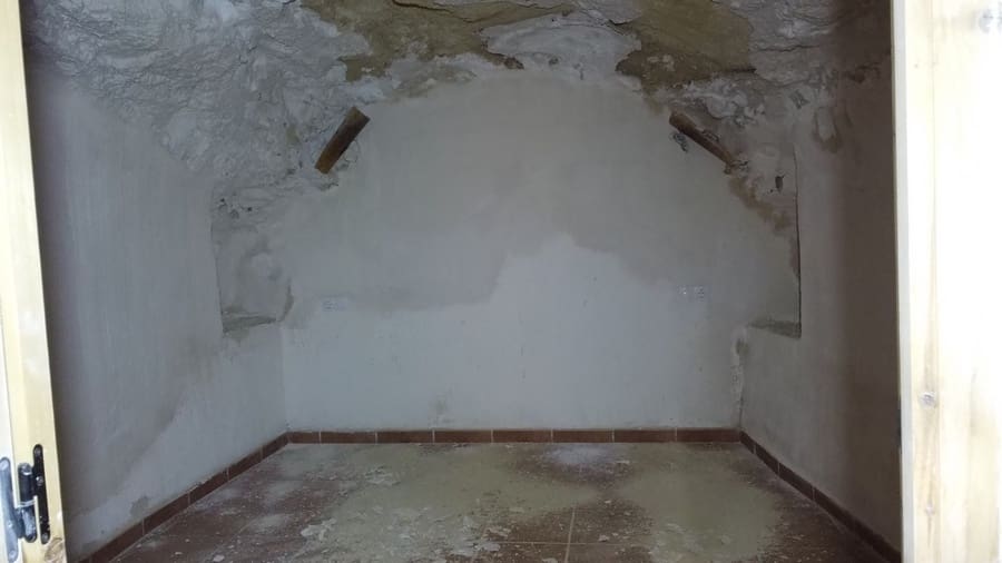 Cave House for sale in Galera - € 76,000 (Ref: 9496574)