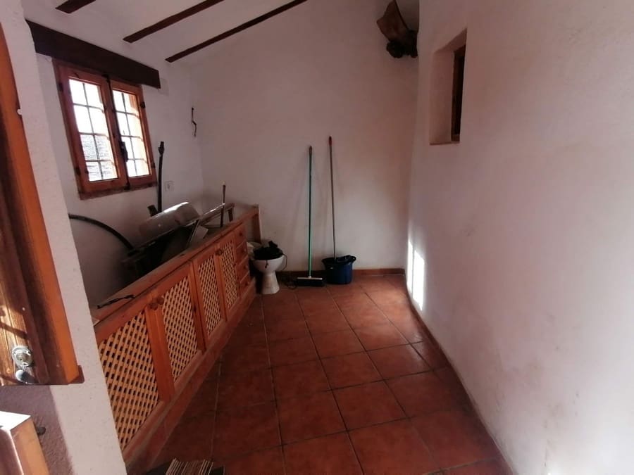Cave House for sale in Galera - € 76,000 (Ref: 9496574)