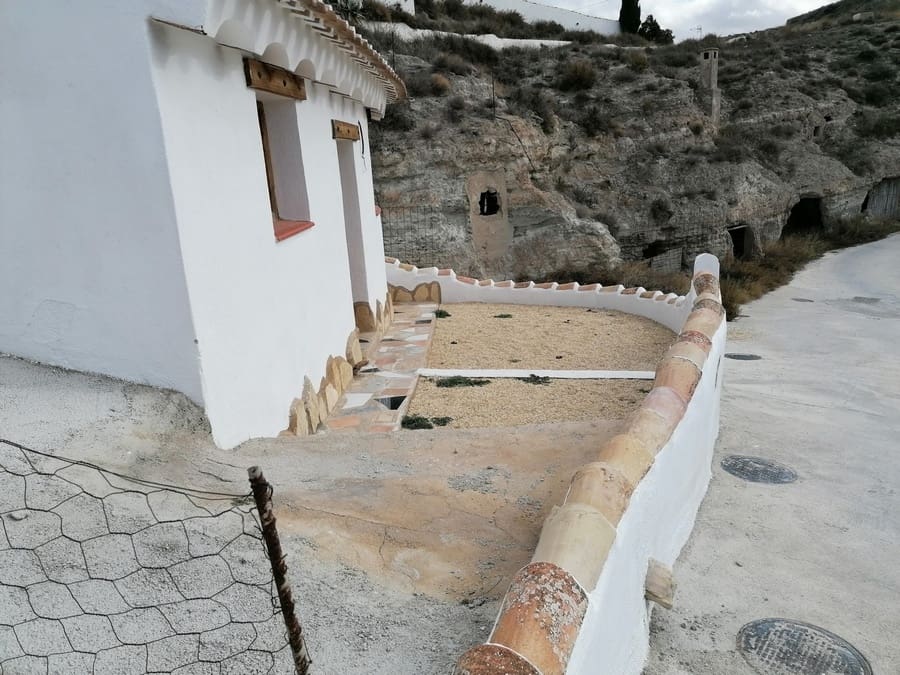 Cave House for sale in Galera - € 76,000 (Ref: 9496574)