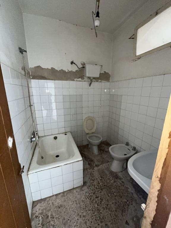 3 bedroom Townhouse for sale in Baza - € 35,000 (Ref: 9496575)