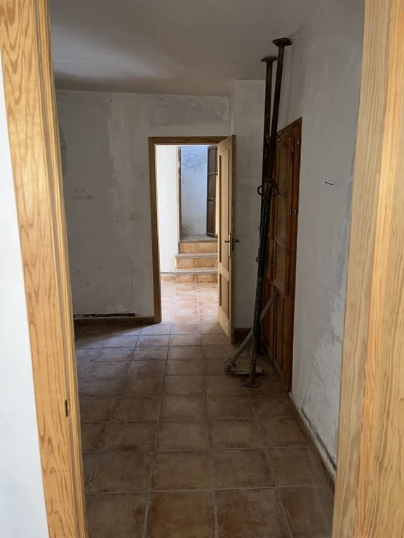 3 bedroom Townhouse for sale in Baza - € 35,000 (Ref: 9496575)