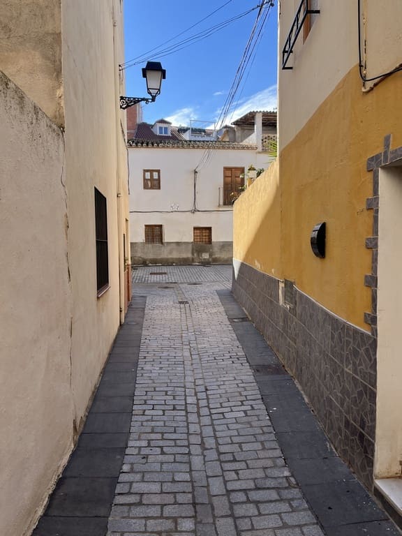 3 bedroom Townhouse for sale in Baza - € 35,000 (Ref: 9496575)