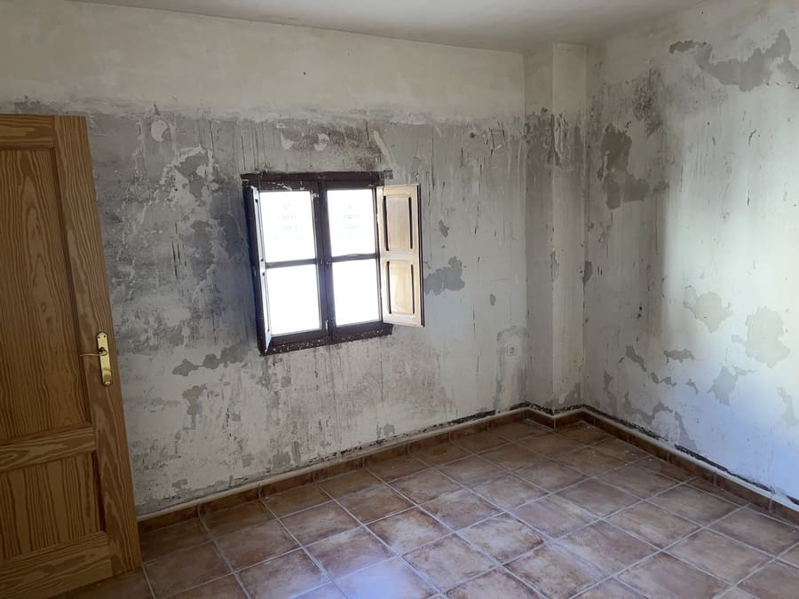 3 bedroom Townhouse for sale in Baza - € 35,000 (Ref: 9496575)