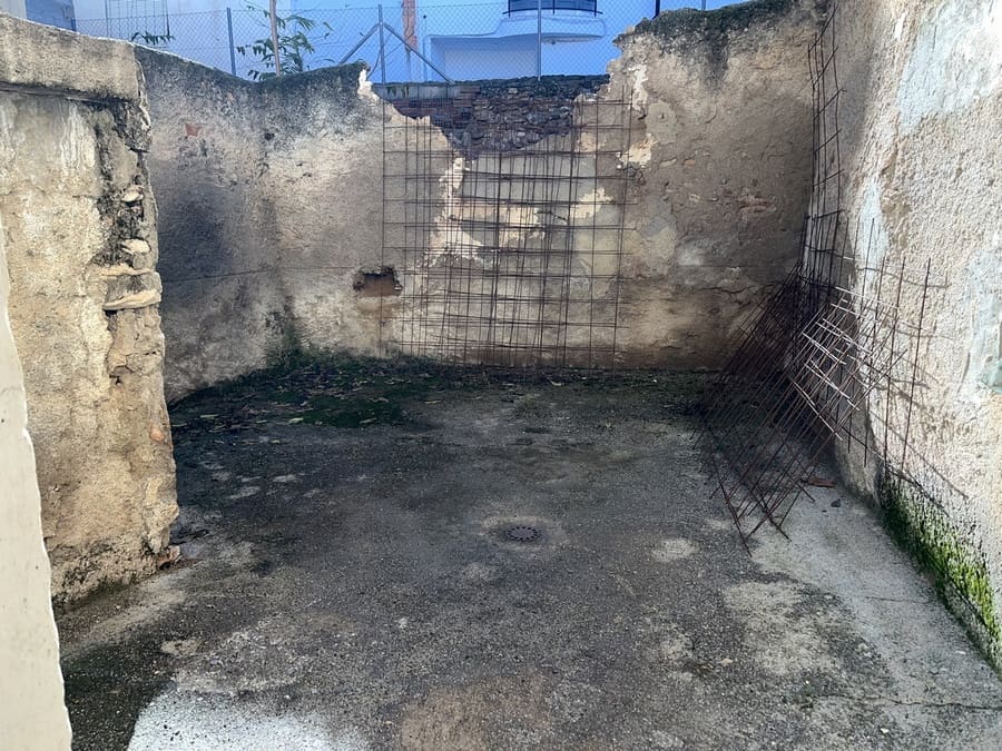 3 bedroom Townhouse for sale in Baza - € 35,000 (Ref: 9496575)