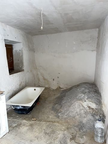 3 chambre Finca/Maison de Campagne à vendre à Baza - 35 000 € (Ref: 9496575)