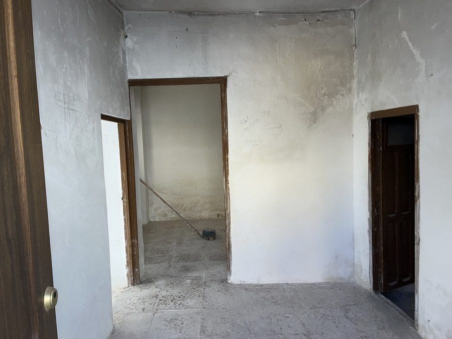 3 bedroom Finca/Country House for sale in Baza - € 35,000 (Ref: 9496575)