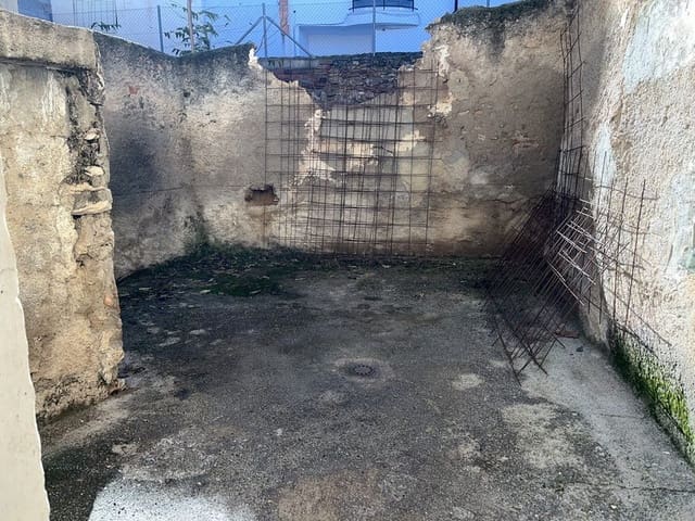 3 chambre Finca/Maison de Campagne à vendre à Baza - 35 000 € (Ref: 9496575)