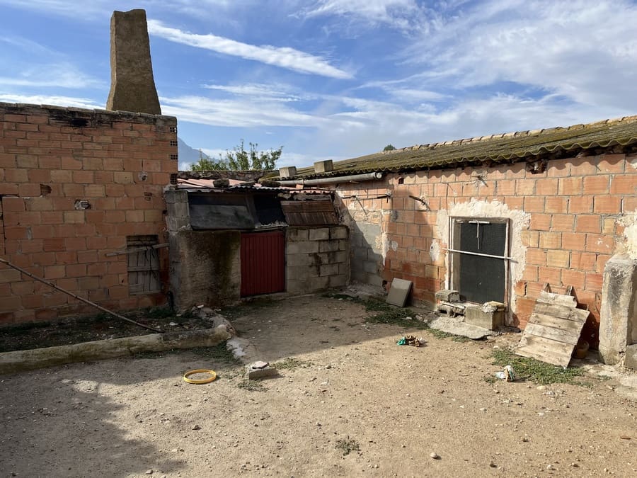 Finca/Country House for sale in Cortes de Baza - € 98,000 (Ref: 9496576)