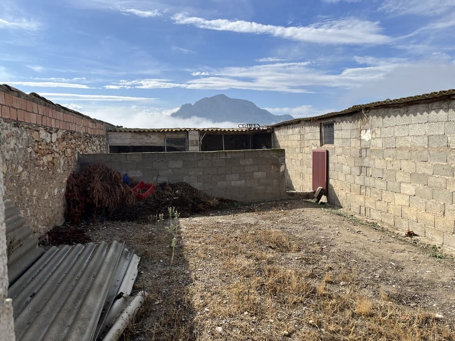 Finca/Country House for sale in Cortes de Baza - € 98,000 (Ref: 9496576)