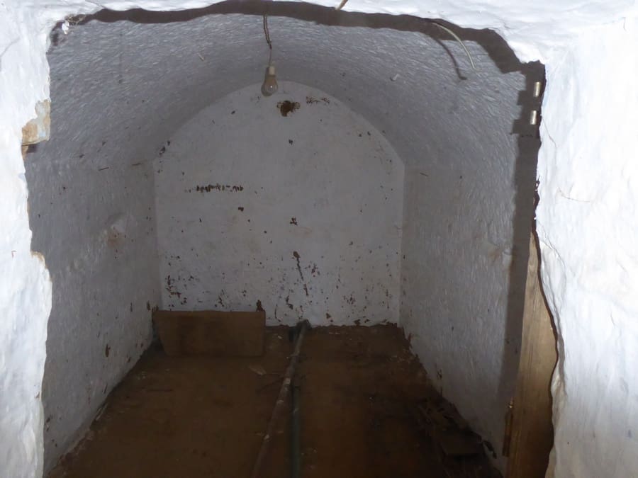 7 bedroom Cave House for sale in Guadix - € 90,000 (Ref: 9506427)