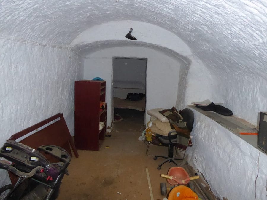 7 slaapkamer Grotwoning te koop in Guadix - € 90.000 (Ref: 9506427)