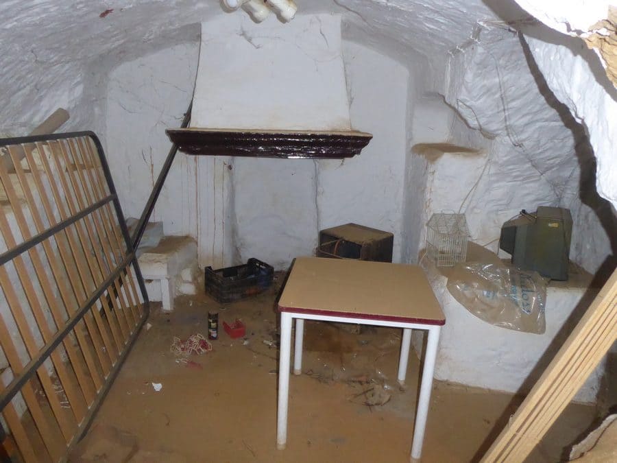 7 slaapkamer Grotwoning te koop in Guadix - € 90.000 (Ref: 9506427)