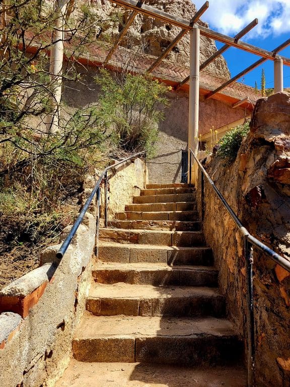 7 slaapkamer Grotwoning te koop in Guadix - € 90.000 (Ref: 9506427)