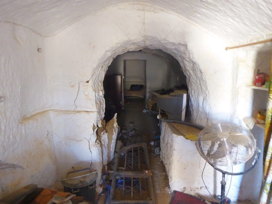 7 slaapkamer Grotwoning te koop in Guadix - € 90.000 (Ref: 9506427)