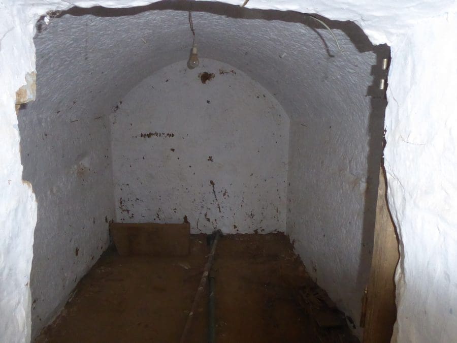 7 slaapkamer Grotwoning te koop in Guadix - € 90.000 (Ref: 9506427)