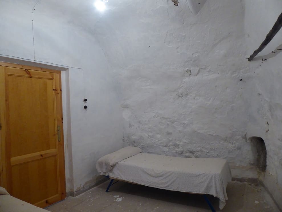 6 slaapkamer Finca/Landhuis te koop in Galera - € 110.000 (Ref: 9516479)