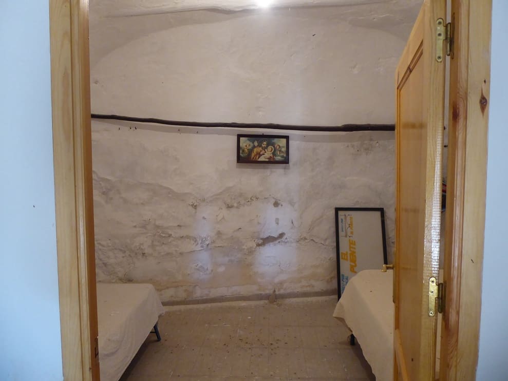 6 slaapkamer Finca/Landhuis te koop in Galera - € 110.000 (Ref: 9516479)