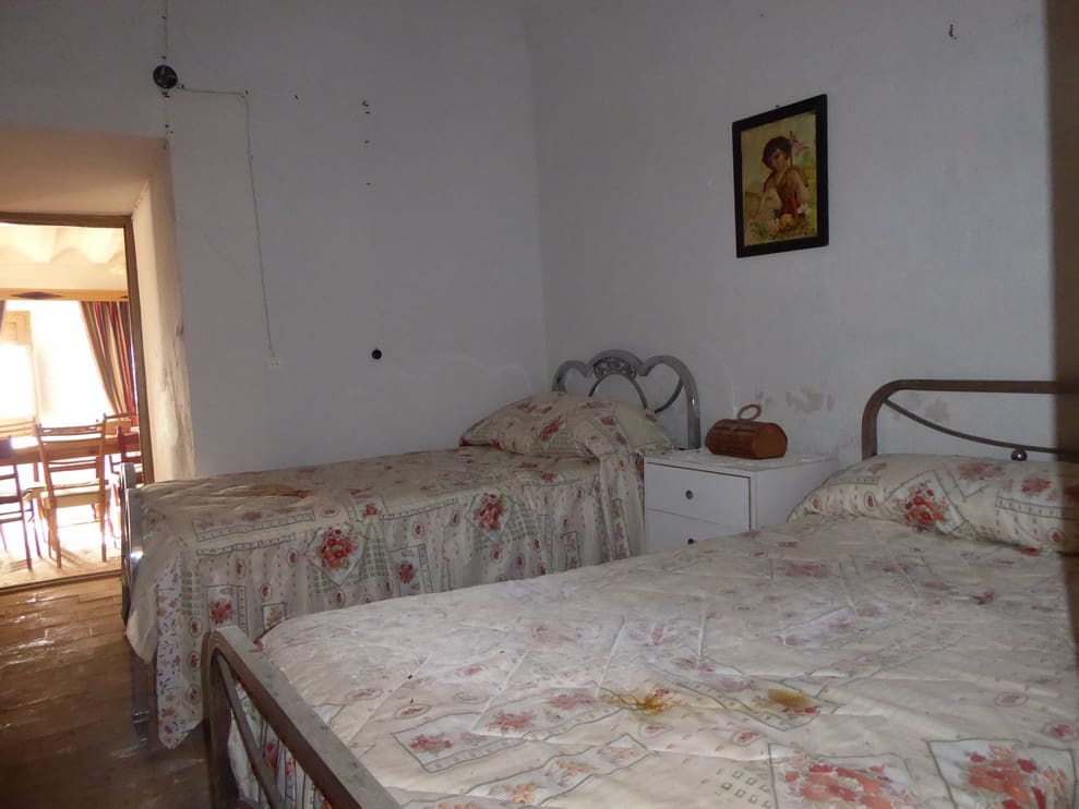 6 slaapkamer Finca/Landhuis te koop in Galera - € 110.000 (Ref: 9516479)