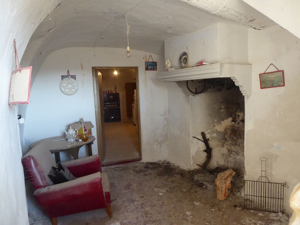 6 slaapkamer Finca/Landhuis te koop in Galera - € 110.000 (Ref: 9516479)