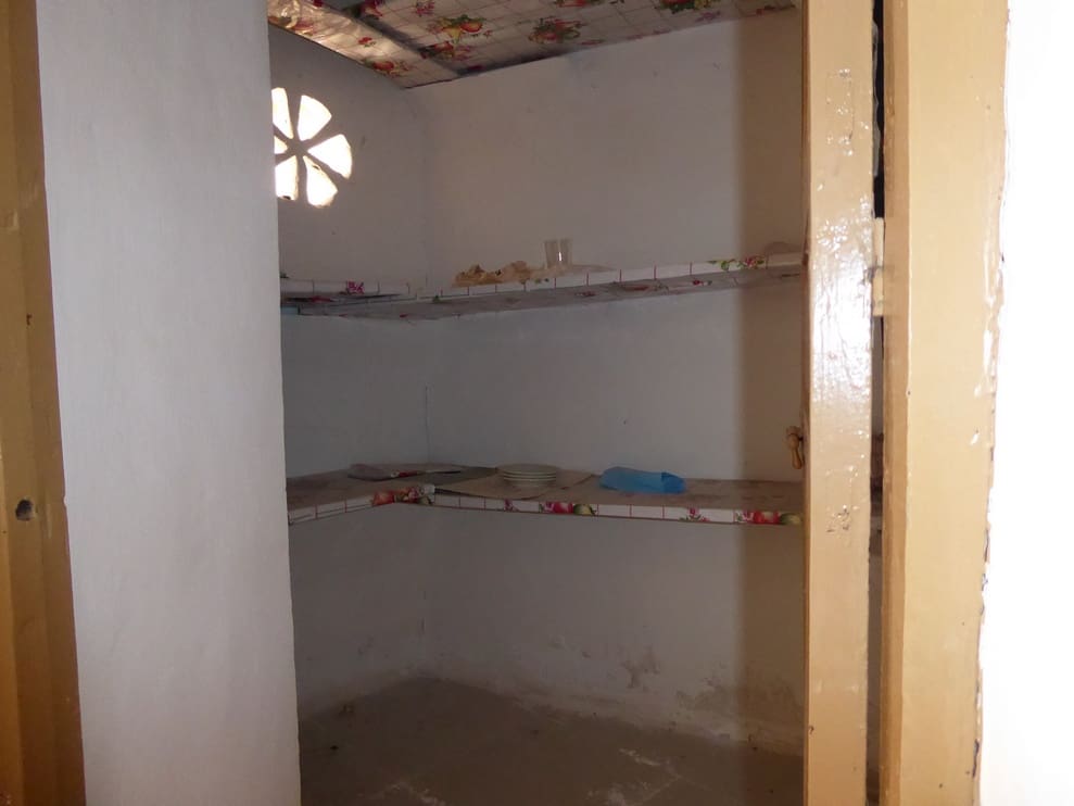 6 slaapkamer Finca/Landhuis te koop in Galera - € 110.000 (Ref: 9516479)