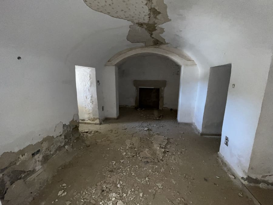 8 soveværelse Hulehus til salg i Baza - € 200.000 (Ref: 9521786)