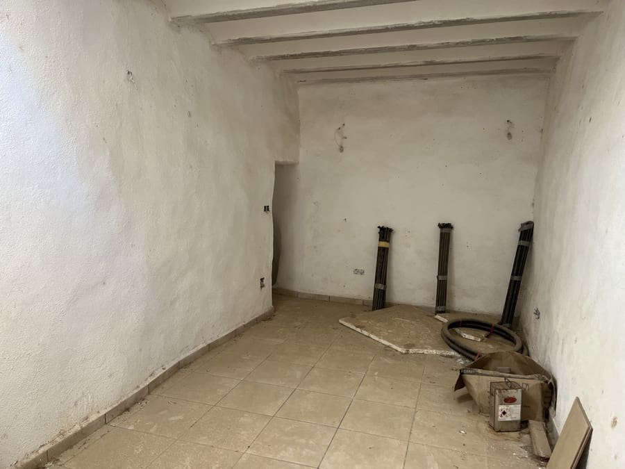 8 soveværelse Hulehus til salg i Baza - € 200.000 (Ref: 9521786)