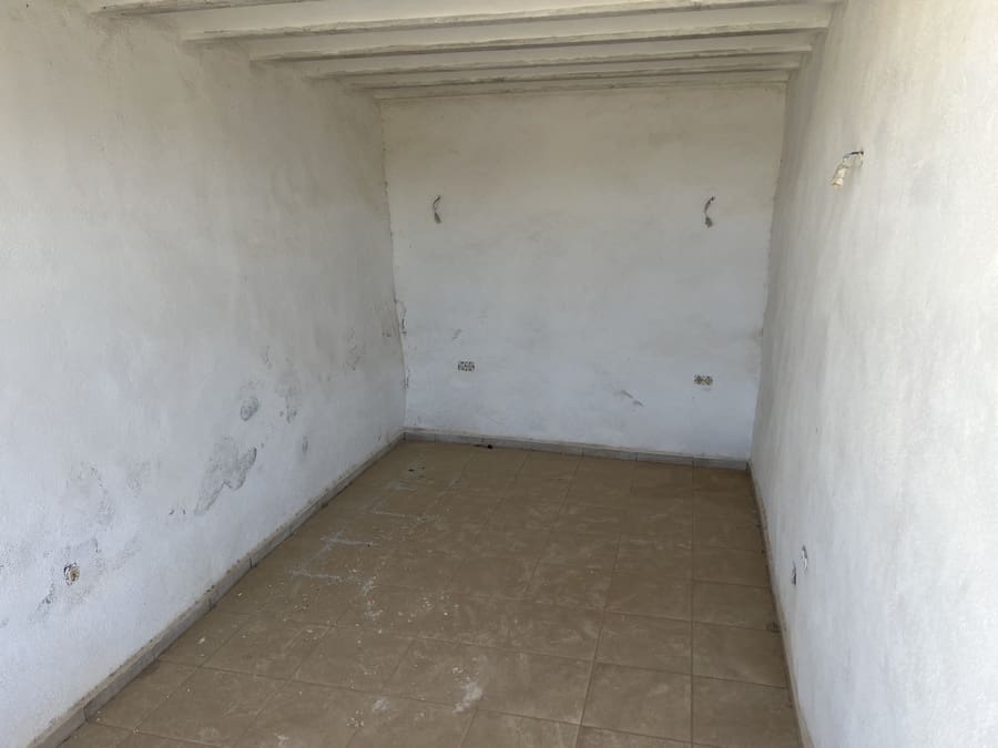 8 soveværelse Hulehus til salg i Baza - € 200.000 (Ref: 9521786)