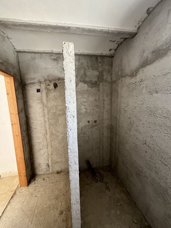 8 soveværelse Hulehus til salg i Baza - € 200.000 (Ref: 9521786)