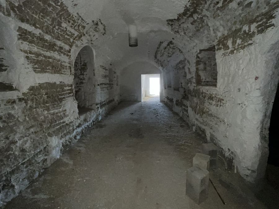 8 soveværelse Hulehus til salg i Baza - € 200.000 (Ref: 9521786)