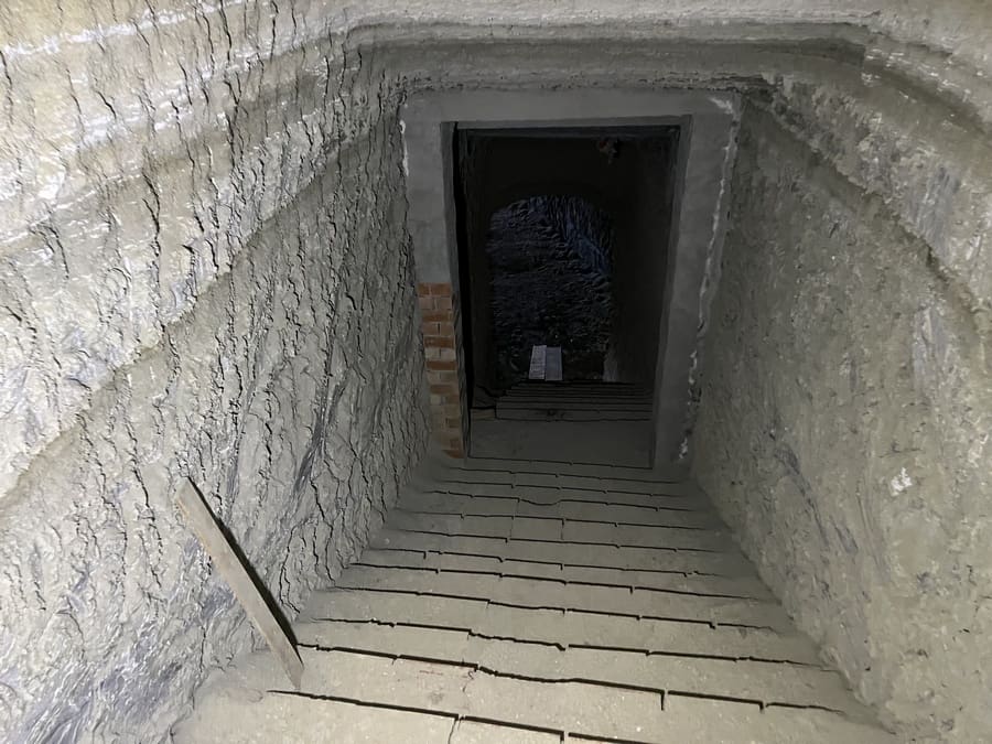 8 soveværelse Hulehus til salg i Baza - € 200.000 (Ref: 9521786)