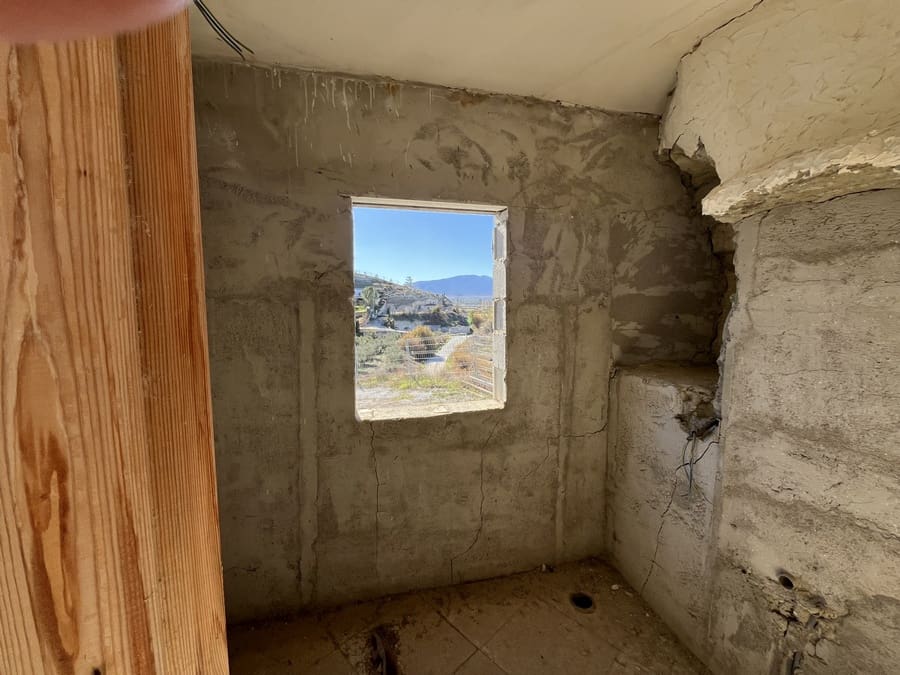 8 soveværelse Hulehus til salg i Baza - € 200.000 (Ref: 9521786)