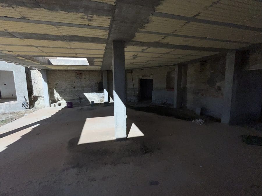 8 slaapkamer Grotwoning te koop in Baza - € 200.000 (Ref: 9521786)