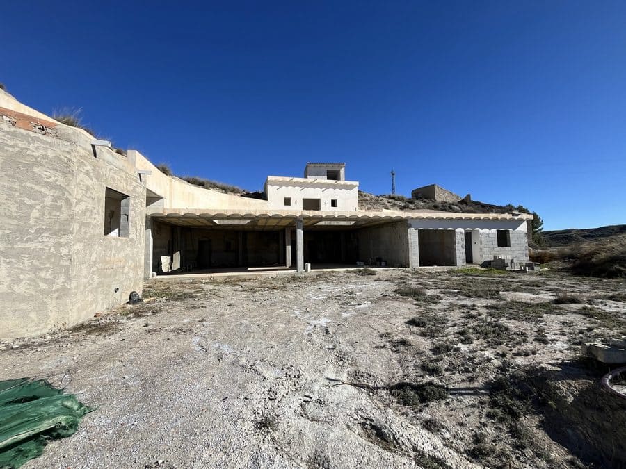 8 slaapkamer Grotwoning te koop in Baza - € 200.000 (Ref: 9521786)