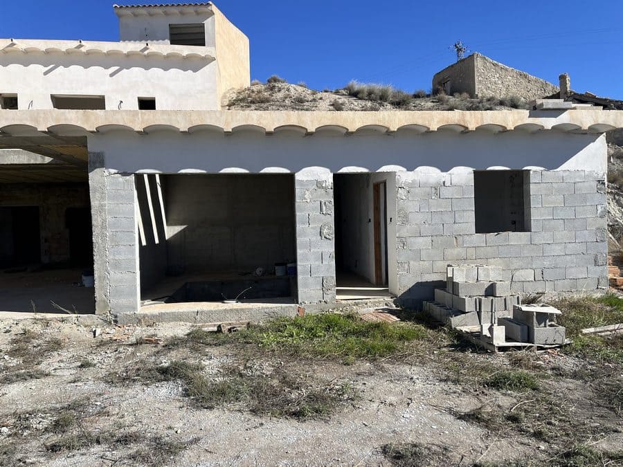8 slaapkamer Grotwoning te koop in Baza - € 200.000 (Ref: 9521786)