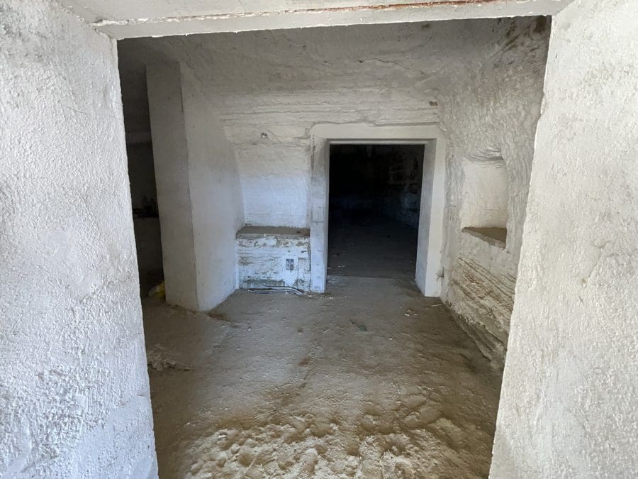 8 slaapkamer Grotwoning te koop in Baza - € 200.000 (Ref: 9521786)