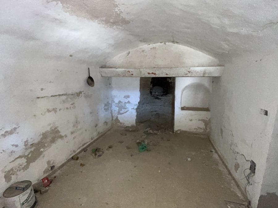 8 slaapkamer Grotwoning te koop in Baza - € 200.000 (Ref: 9521786)